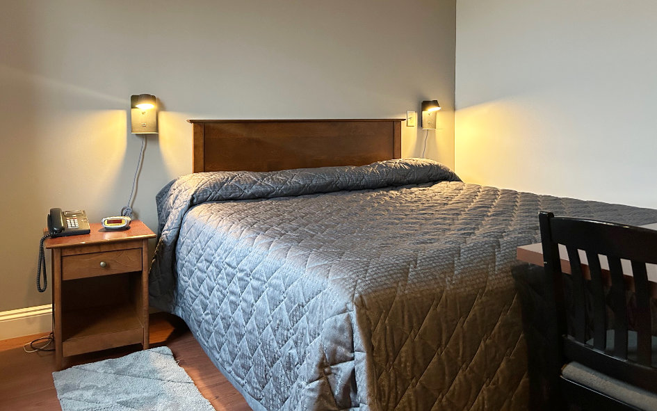 Barrier Free Room With One King Bed