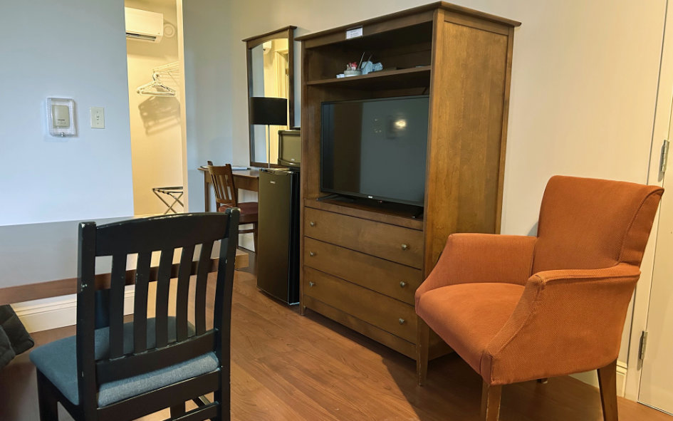 Barrier Free Room With TV, Chairs, And Desk