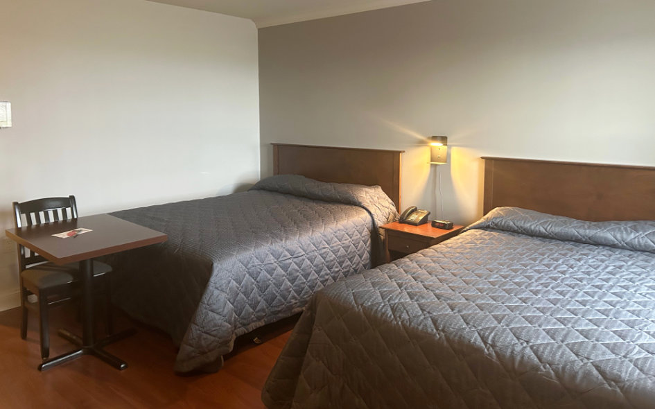 Red Cap Motel Standard Room With 2 Queen Beds